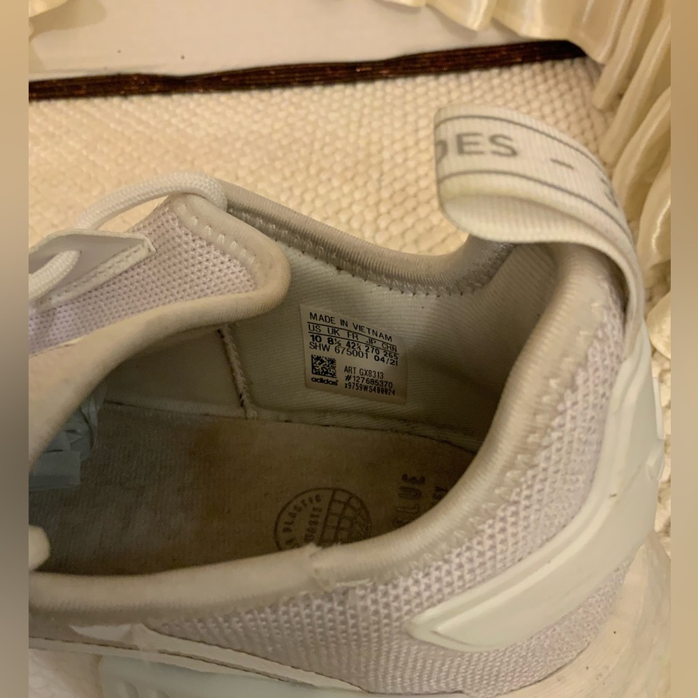 ADIDAS - Picture 6 of 7